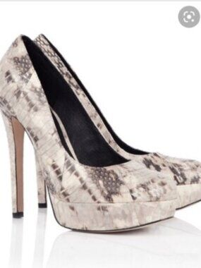 House of Harlow 1960 Norah Natural Platform Pump Snake